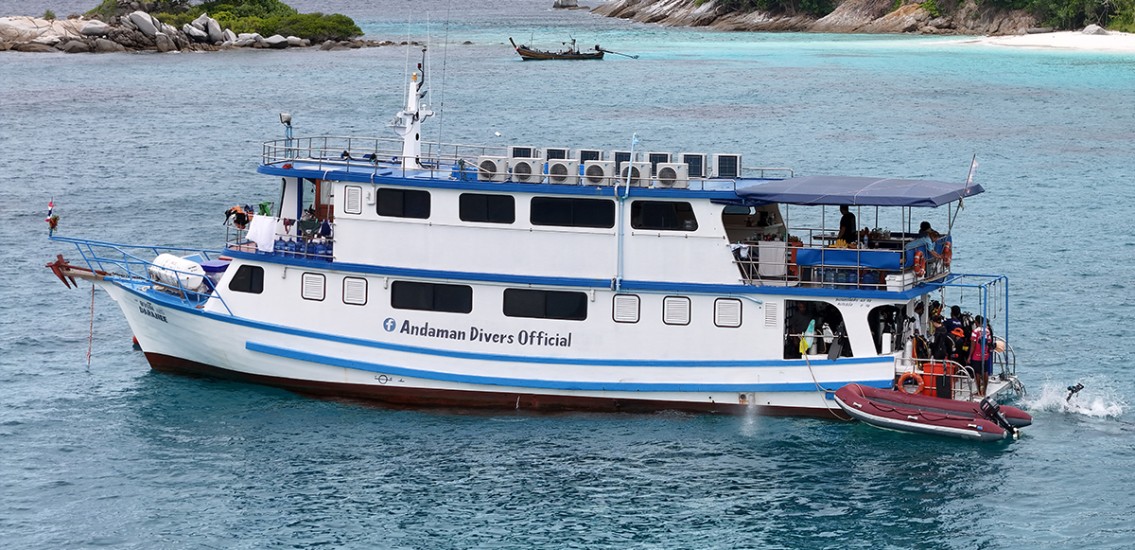 Daranee liveaboard Dive Boat Sailing From Phuket to Similans