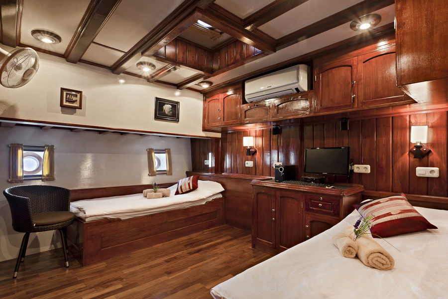 Twin Cabin