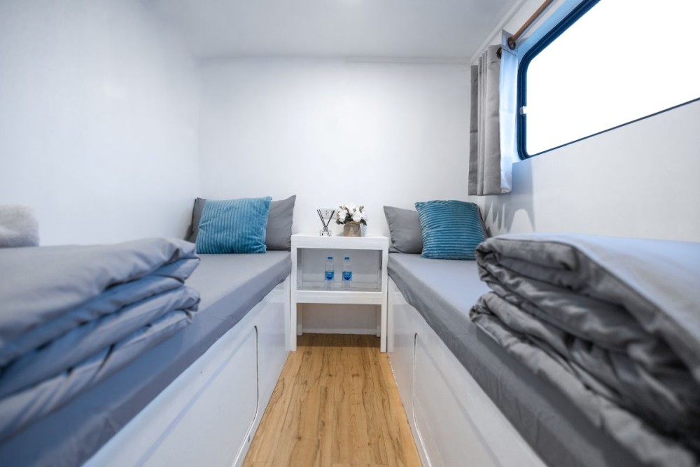 daranee upper deck deluxe en suite twin cabin 1