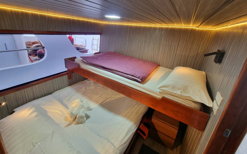 deluxe cabin thai liveaboard