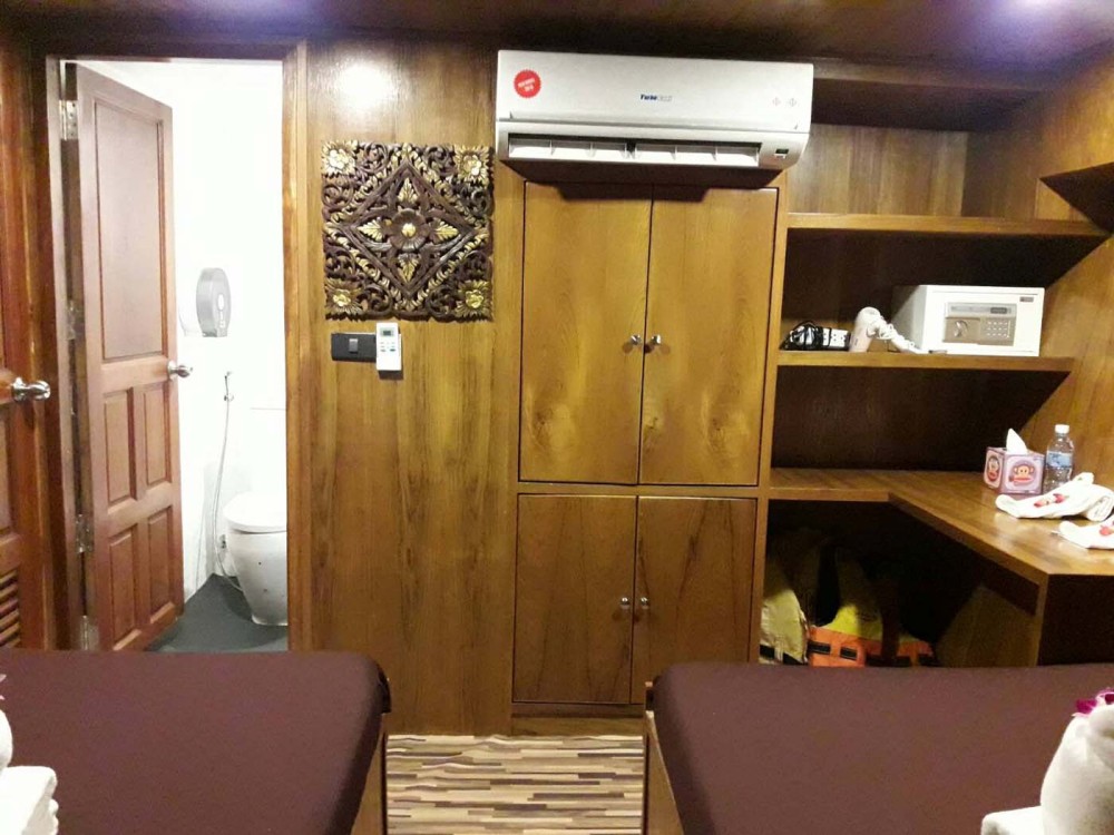 standard cabin storage space
