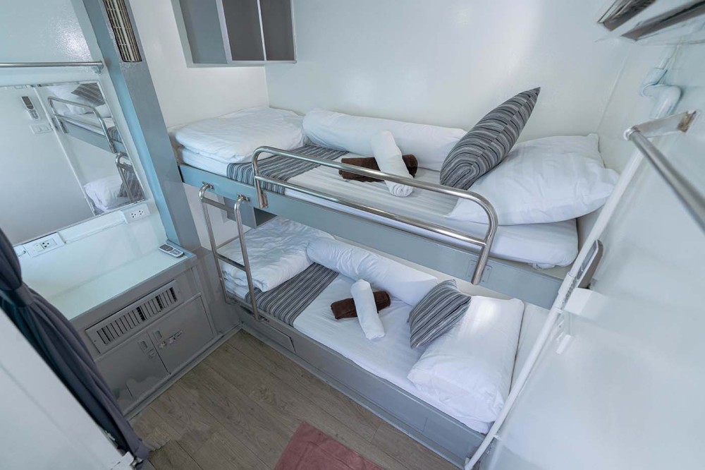 standard twin bunk upper deck guest cabin