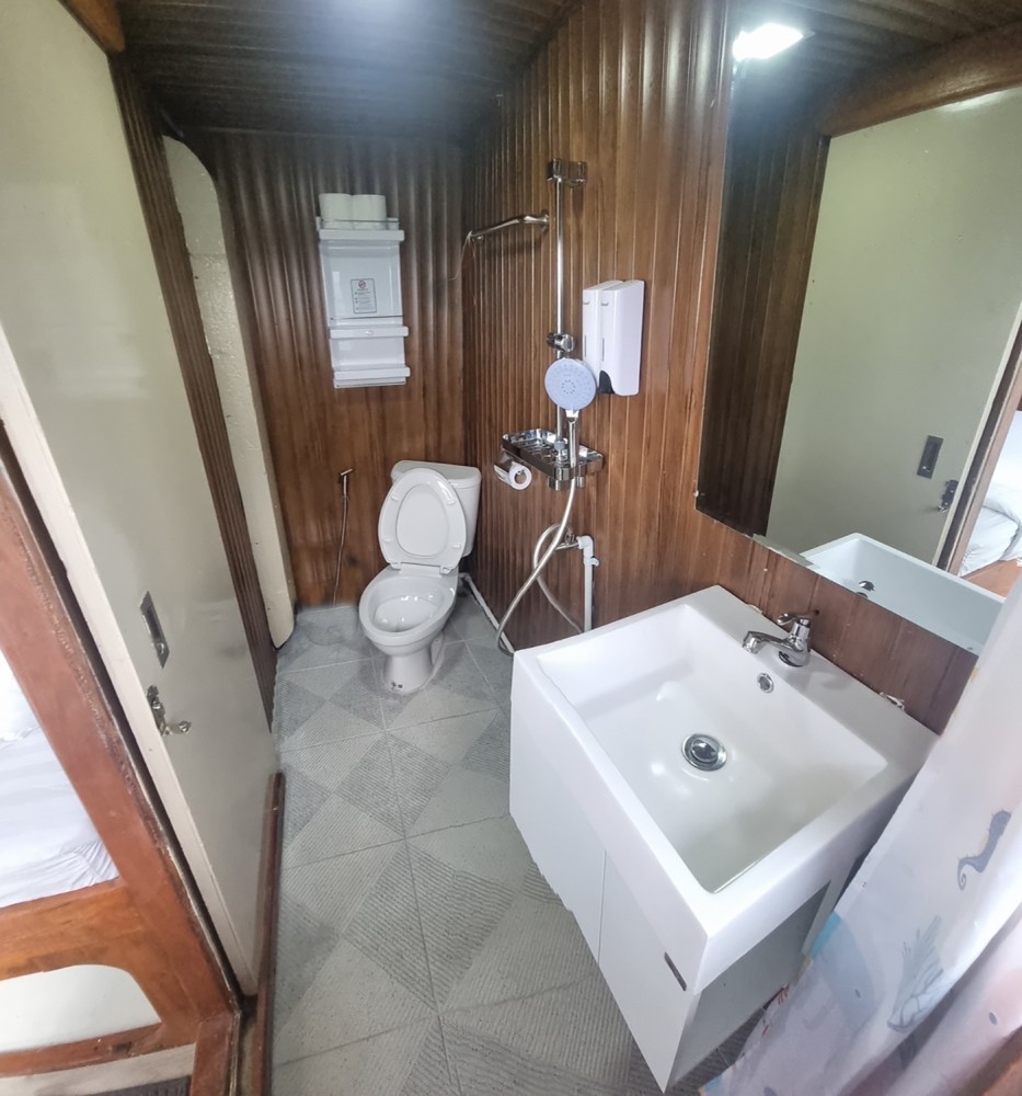 bathroom at master cabin